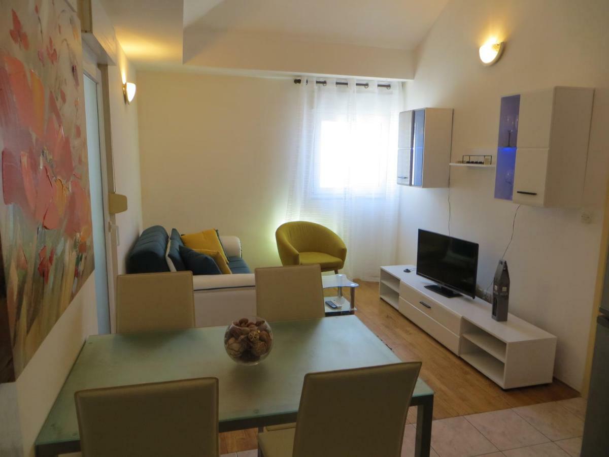 Apartment Milena 奥米什 外观 照片